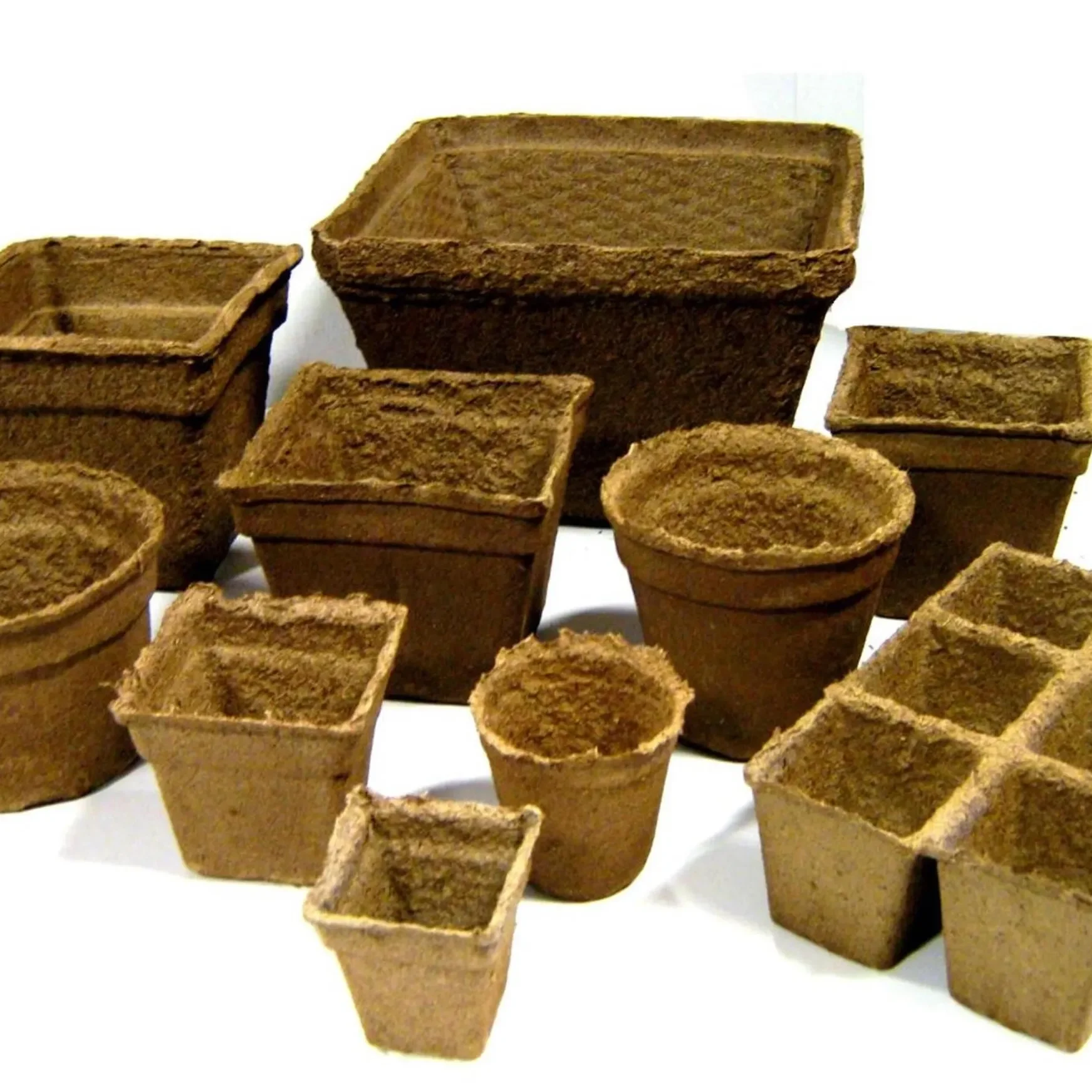 Cowpots sizes, round and square biodegradable pots.